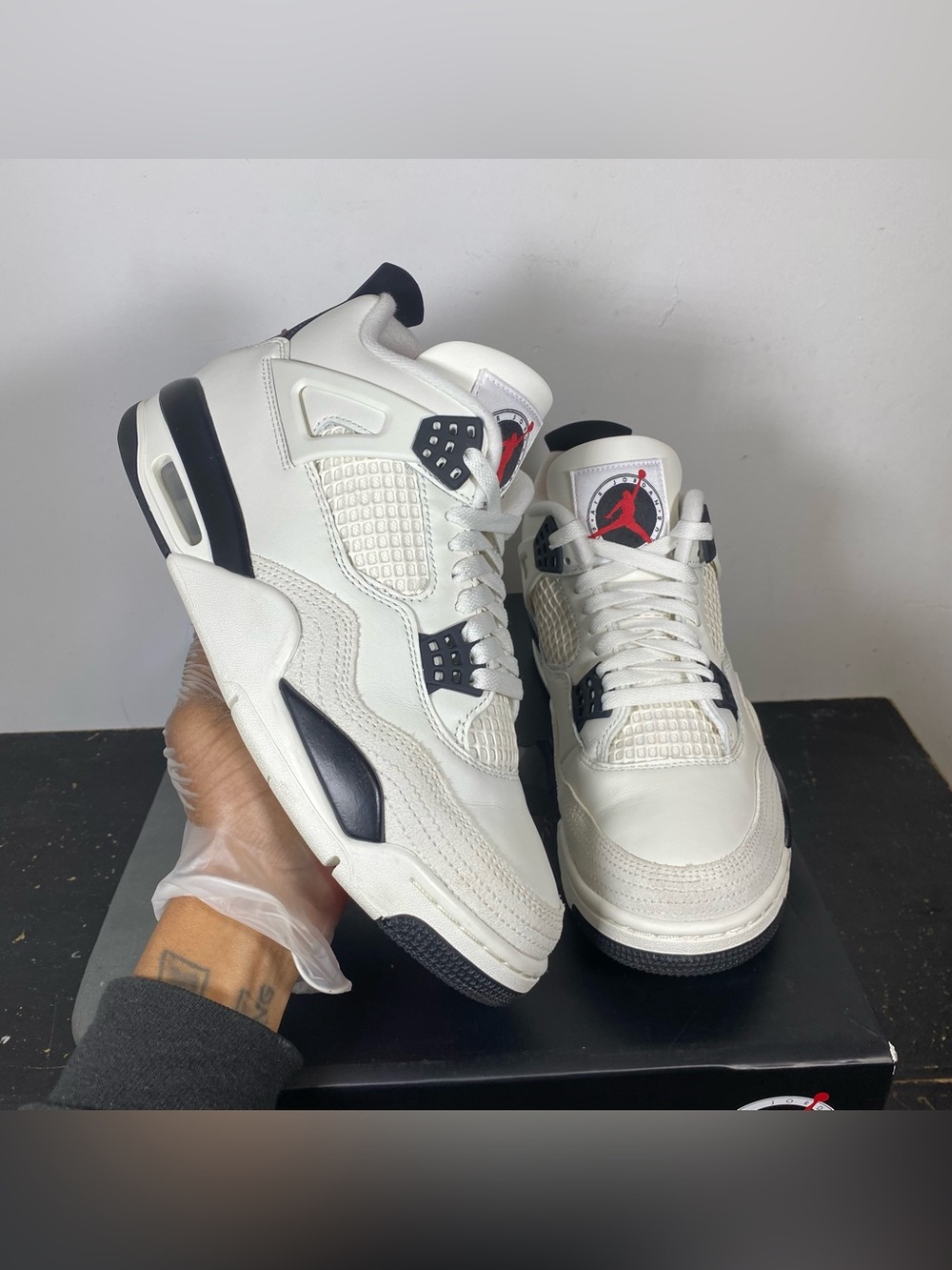 Size 9.5 - Jordan 4 “Flightclub”